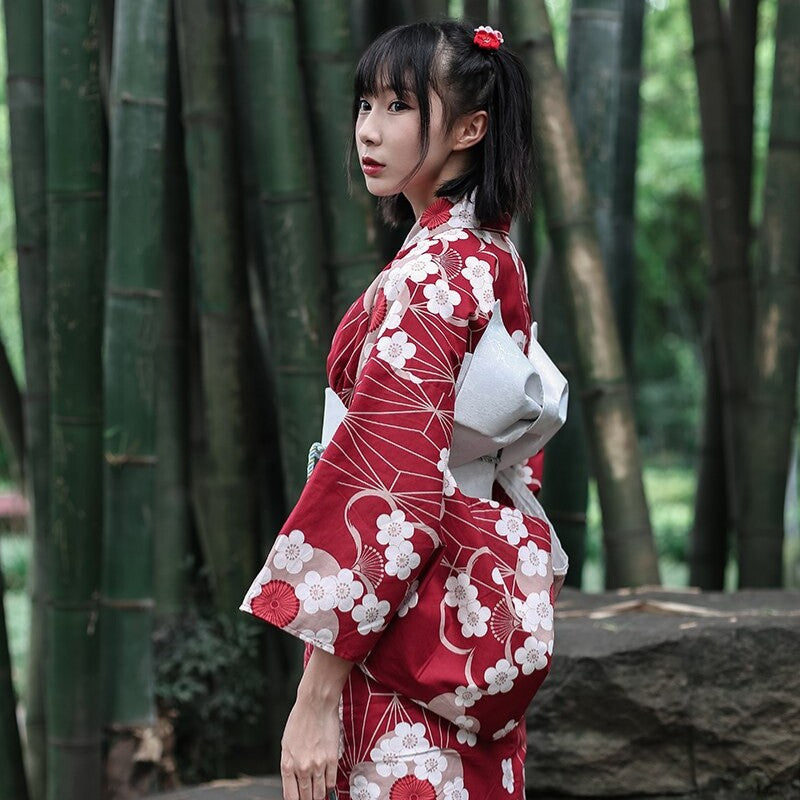 Flowered Japanese Kimono for Women 'Showa-Shinzan' Flowered Japanese Kimono for Women 'Showa-Shinzan'
