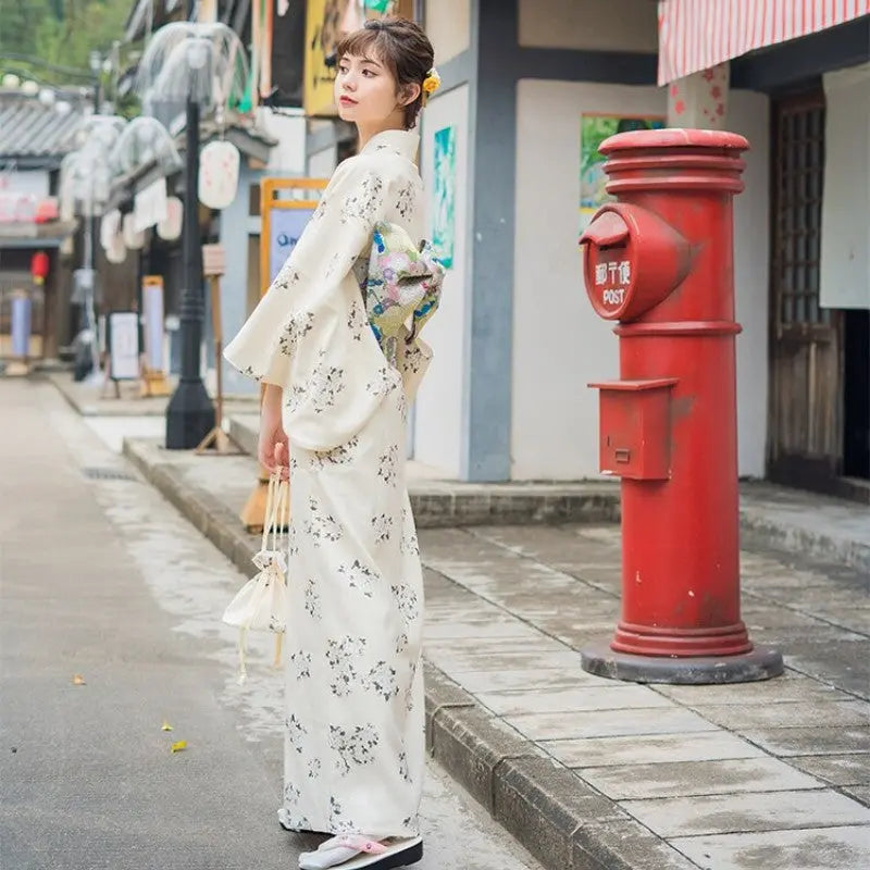 Japanese Women Kimono 'Minamikoma'