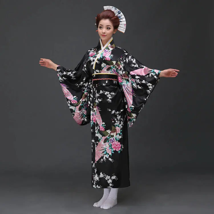 Traditional Floral Kimono Pink / One Size Traditional Floral Kimono Pink / One Size